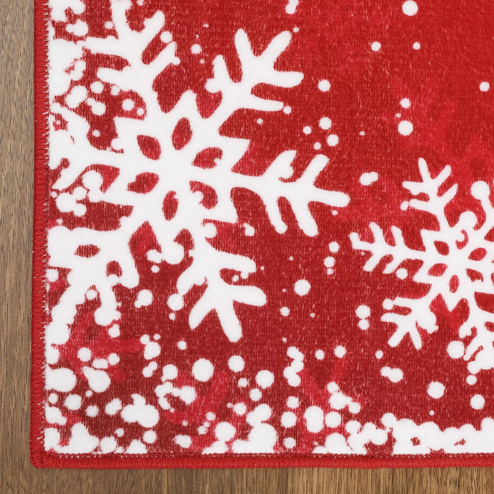 GARVEE 2x6 Rug Runner Washable Rugs Red Christmas Home Decor Snowflake Entry Mat Kitchen Mat Non Slip Carpet Bathroom Rugs Small Rug for Hallway Laundry, 2'x6' Red