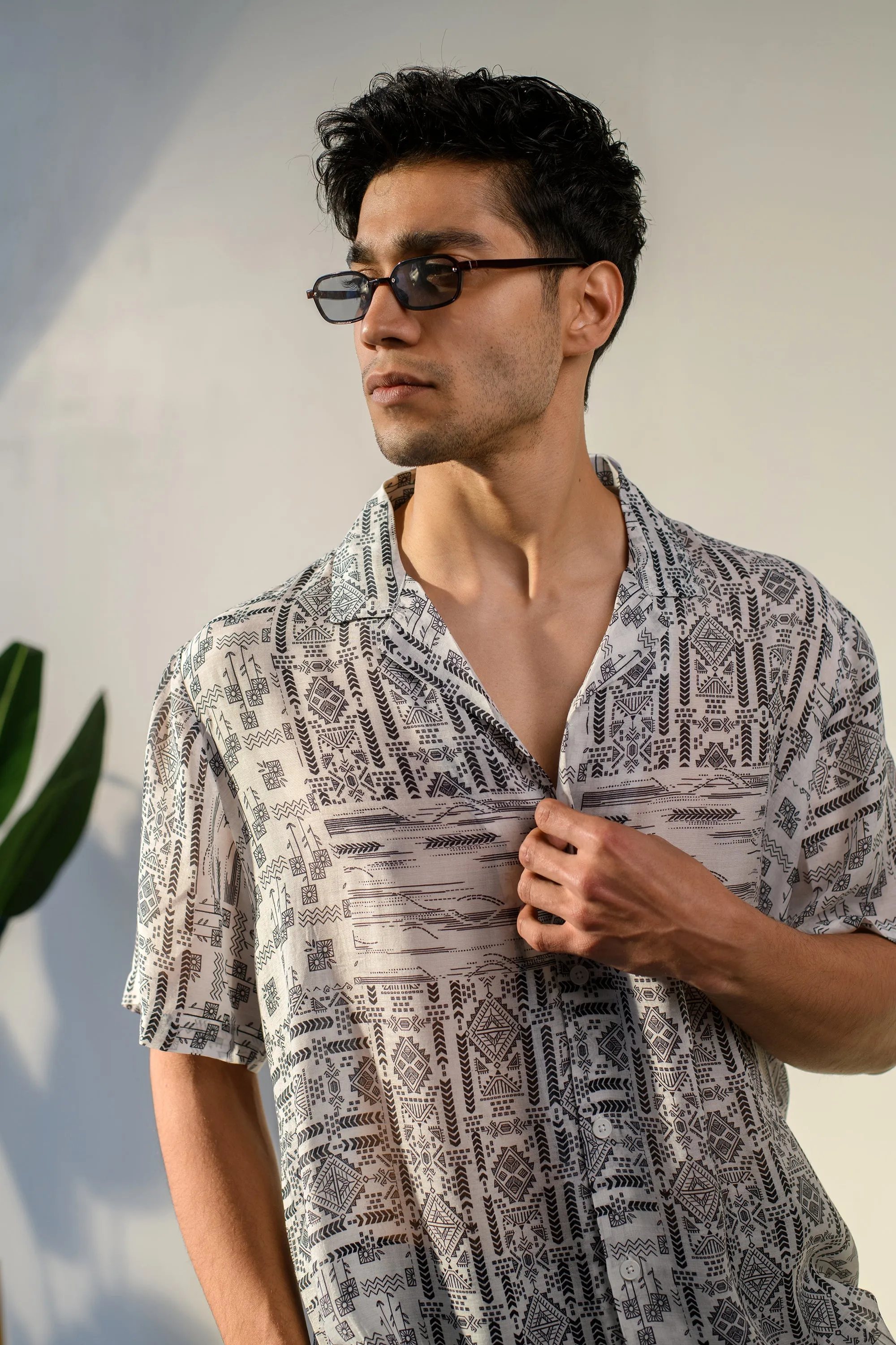 Rustic Boho White Silk Oversize Hawaiian Collar Shirt For Men