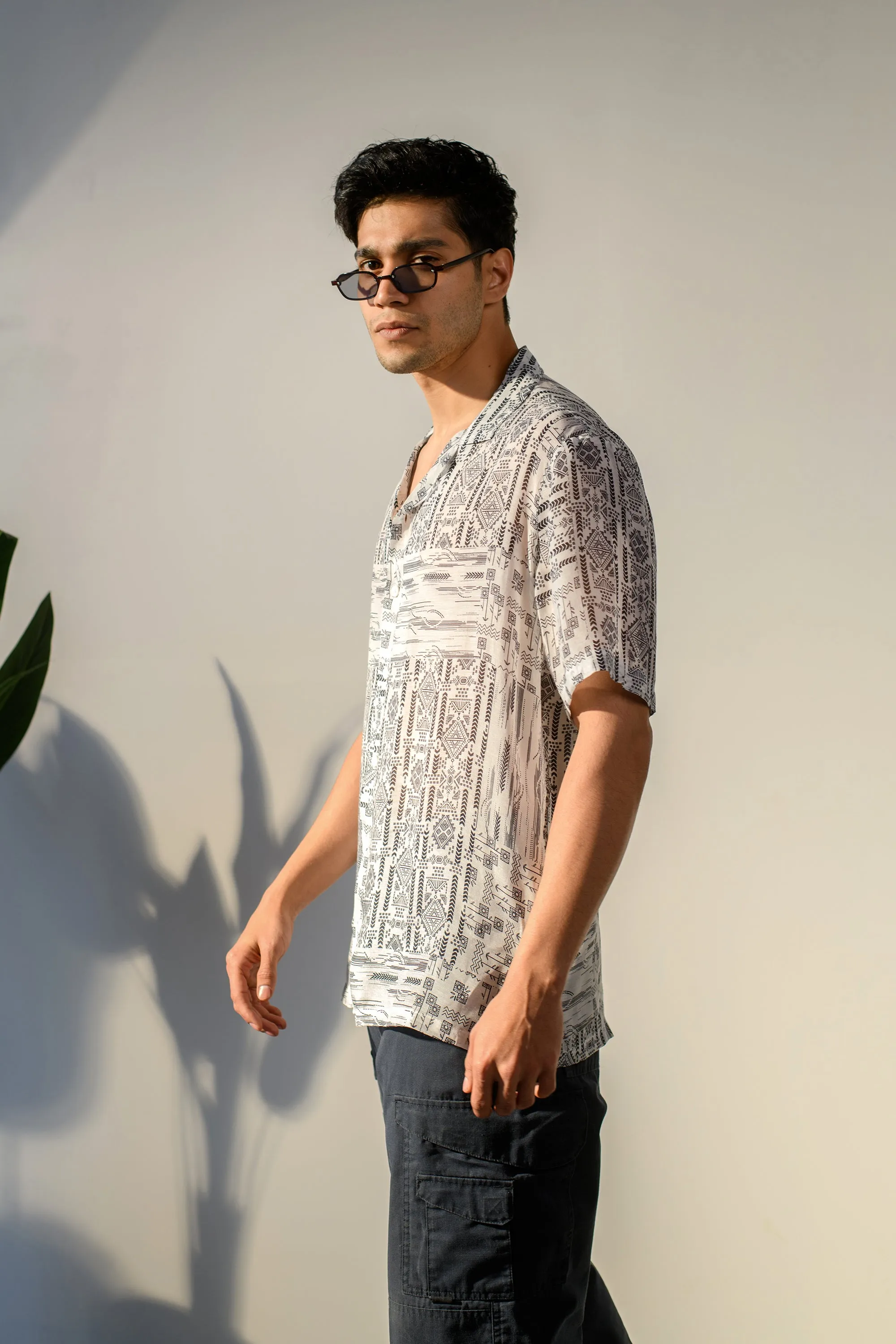 Rustic Boho White Silk Oversize Hawaiian Collar Shirt For Men